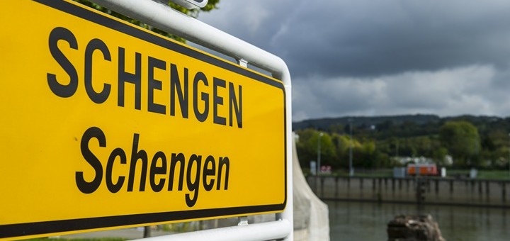 epa04505610 A view of Schengen's sign in the village of Schengen, Luxembourg, 14 October 2014.  EPA/NICOLAS BOUVY