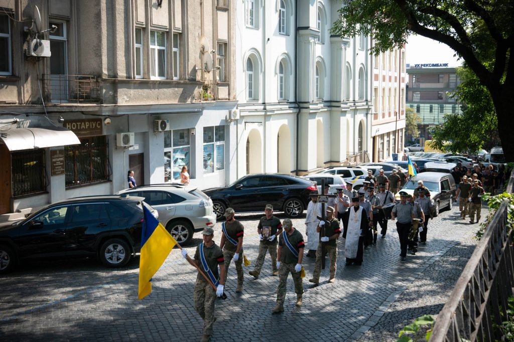 В Ужгороді попрощалися із полеглим захисником Мирославом Яремчуком