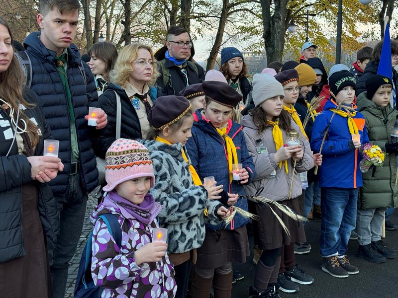 «Свіча пам’яті»: В Ужгороді вшанували пам’ять жертв Голодоморів