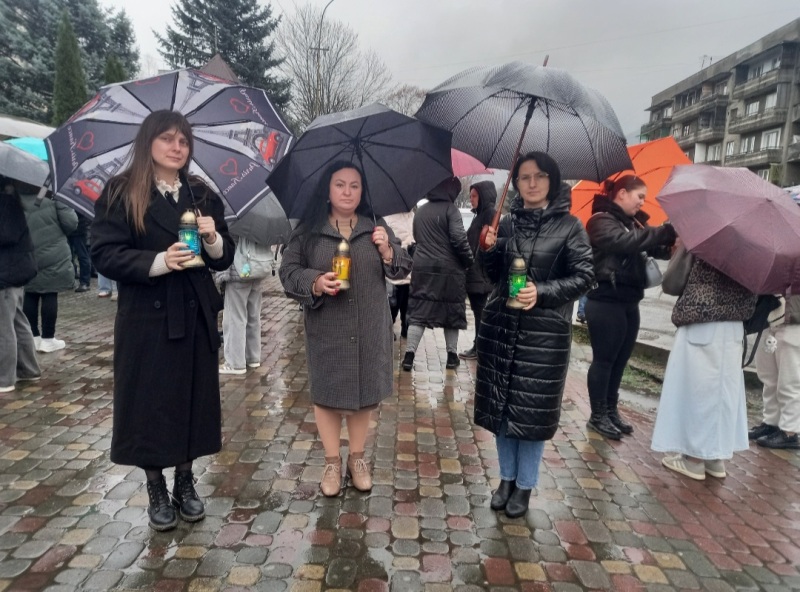 У Перечині вшанували жертв Голодомору та запалили свічки пам’яті