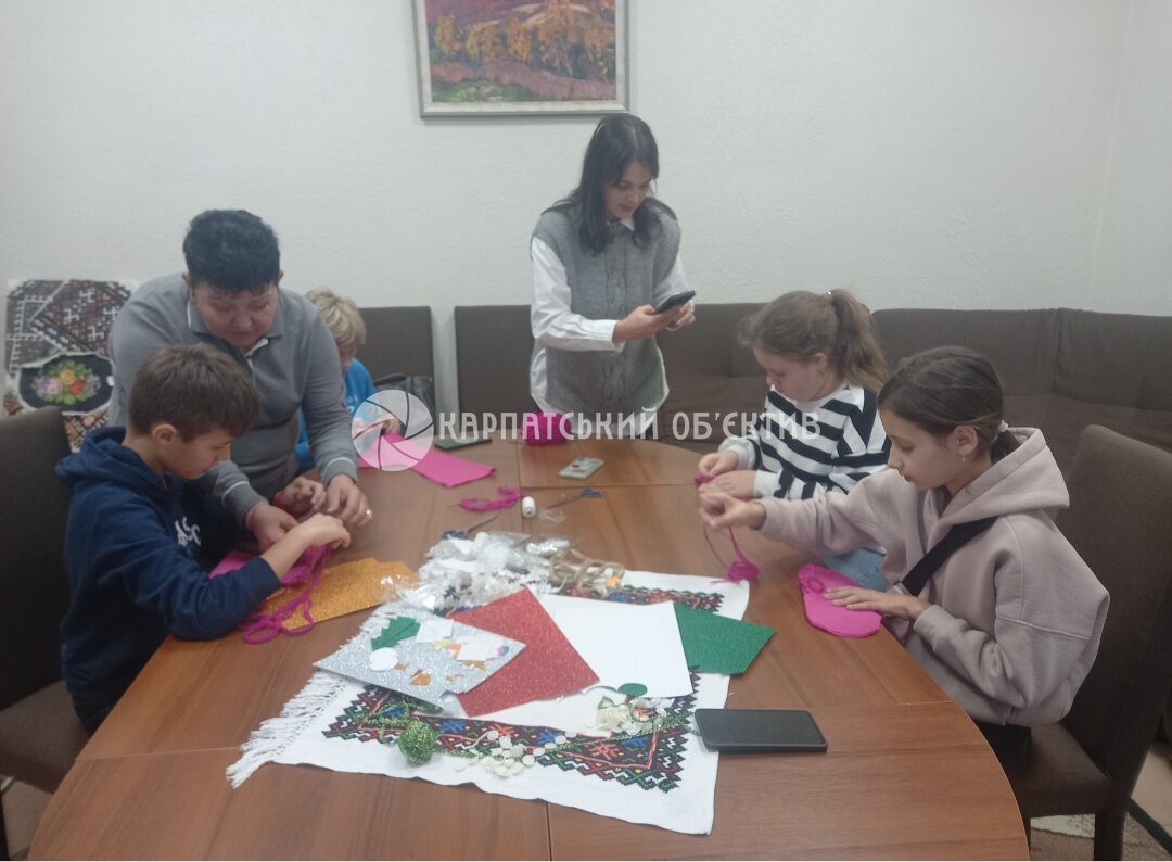 У Перечині діти виготовляли чобіток для подарунків від Миколая