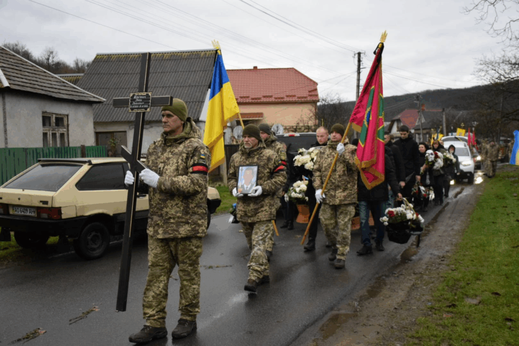 На Закарпатті попрощалися з полеглим прикордонником Іваном Довганичем