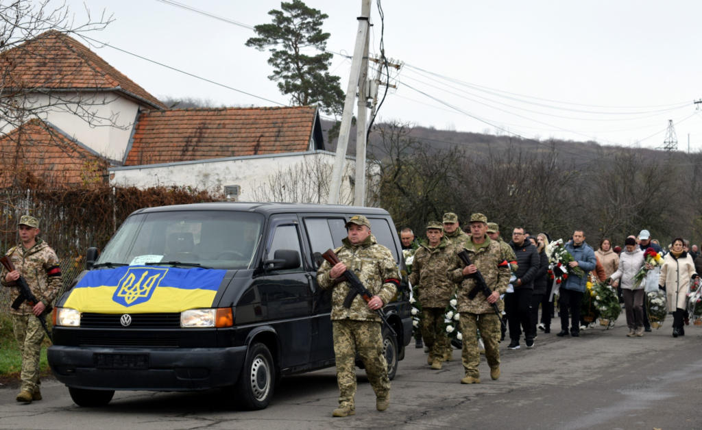 На Берегівщині попрощалися із полеглим Захисником Альбертом Герчею