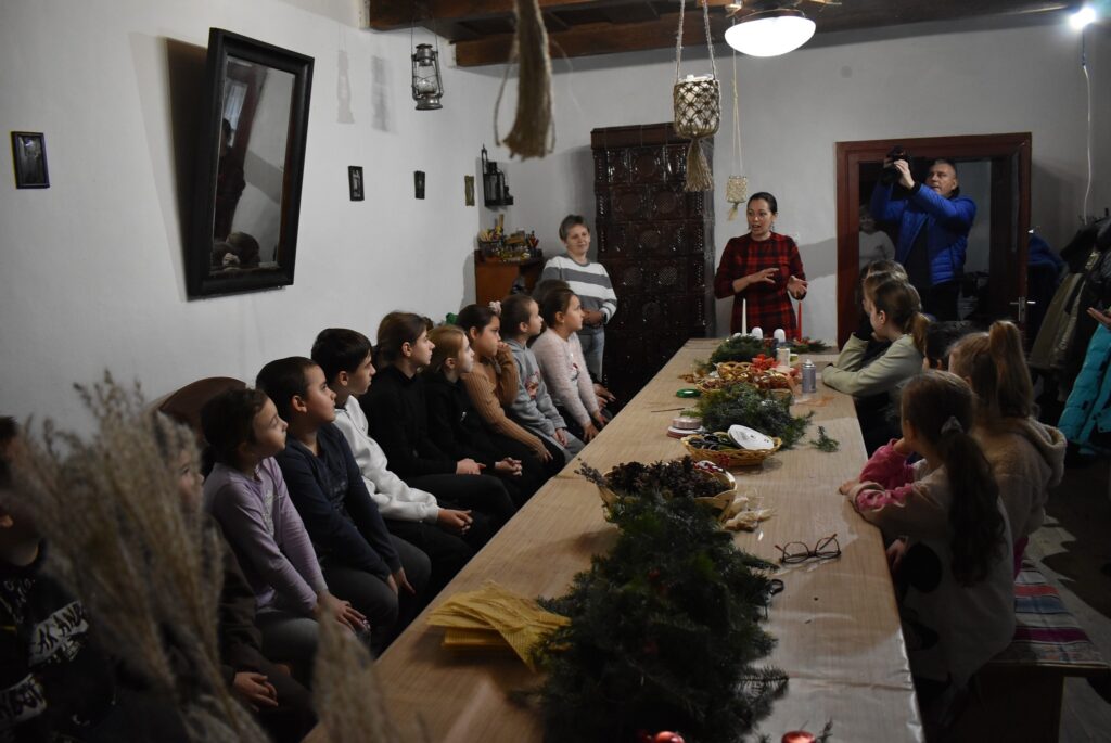 У Великоберезькому етнографічному музеї провели адвентські майстер-класи