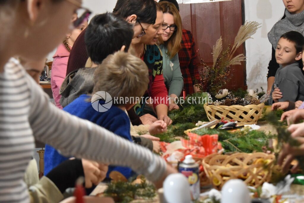 У Великоберезькому етнографічному музеї провели адвентські майстер-класи