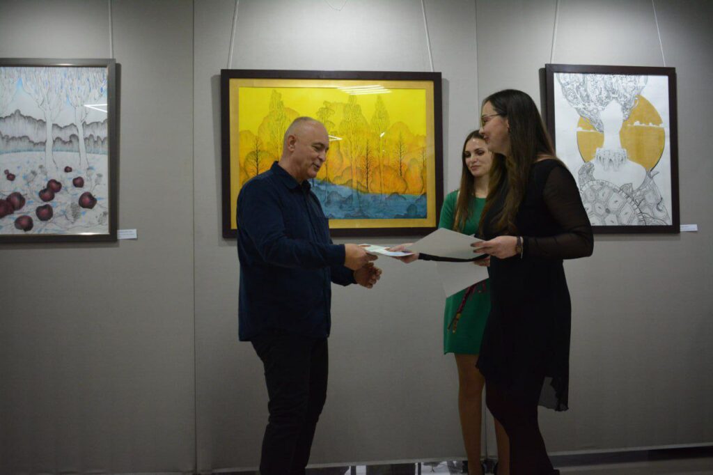 У Хусті відкрилася виставка талановитої художниці Марії Ковач-Довганич