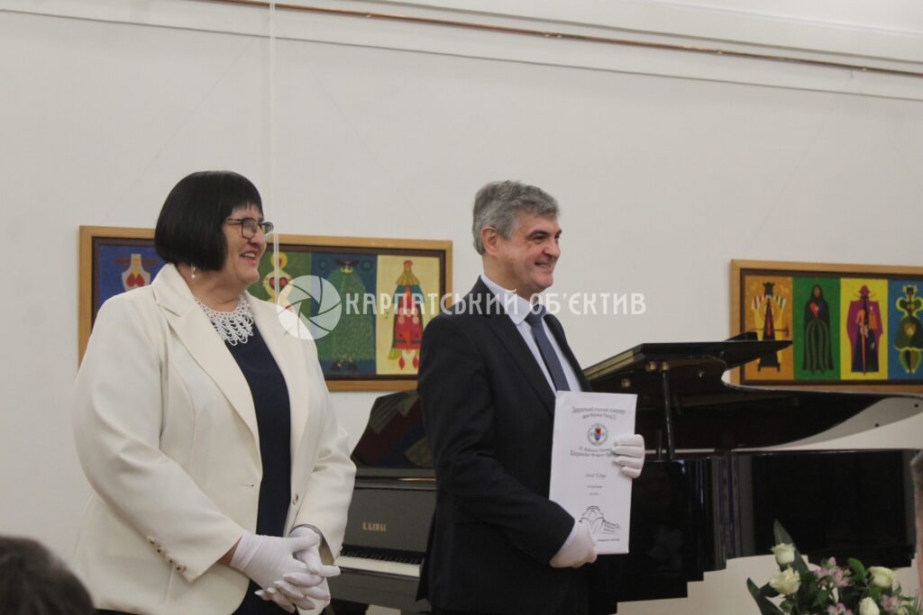 Магістрам Закарпатського угорського університету вручили перші університетські дипломи