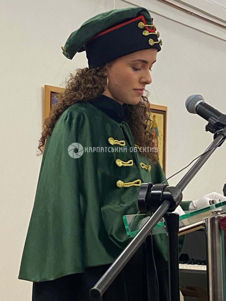 Магістрам Закарпатського угорського університету вручили перші університетські дипломи