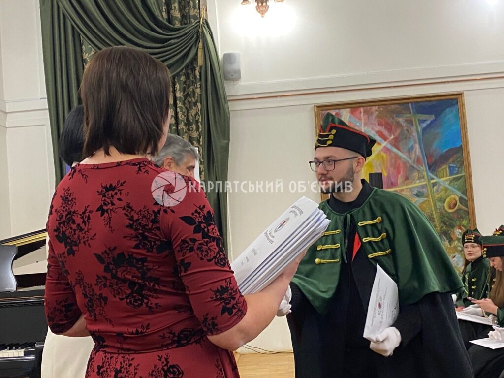 Магістрам Закарпатського угорського університету вручили перші університетські дипломи