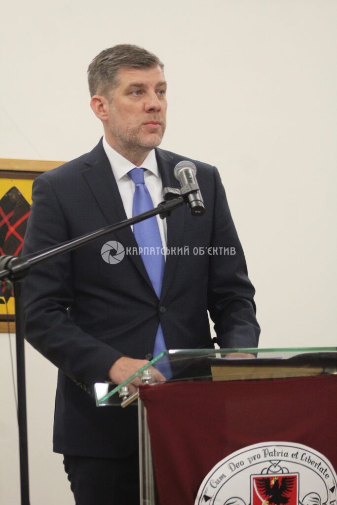 Магістрам Закарпатського угорського університету вручили перші університетські дипломи