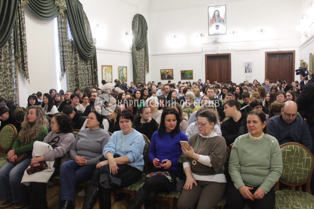 У Берегові до Дня угорської культури показали фільм «Угорське весілля»