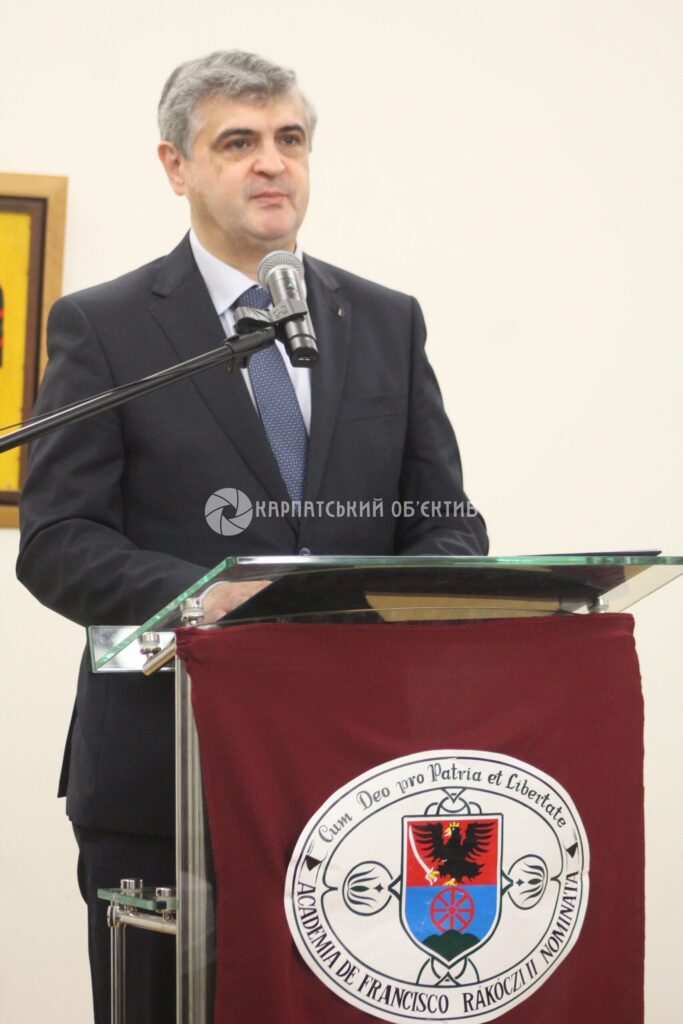 Магістрам Закарпатського угорського університету вручили перші університетські дипломи