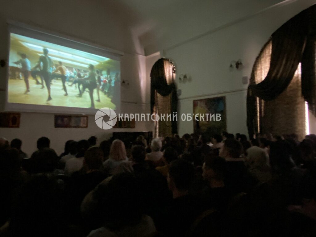 У Берегові до Дня угорської культури показали фільм «Угорське весілля»