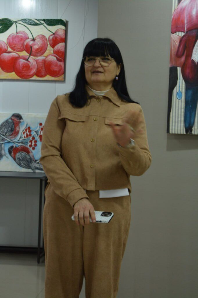 Мисткиня з Виноградова відкрила у Хусті першу персональну виставку