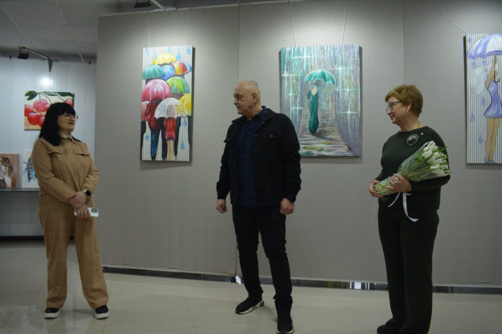 Мисткиня з Виноградова відкрила у Хусті першу персональну виставку