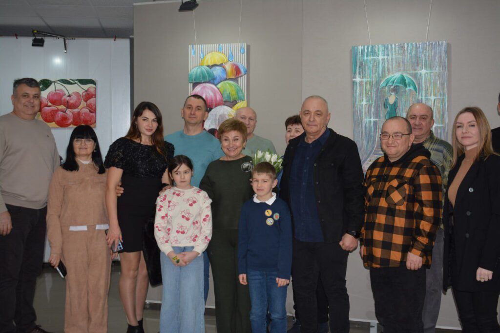 Мисткиня з Виноградова відкрила у Хусті першу персональну виставку