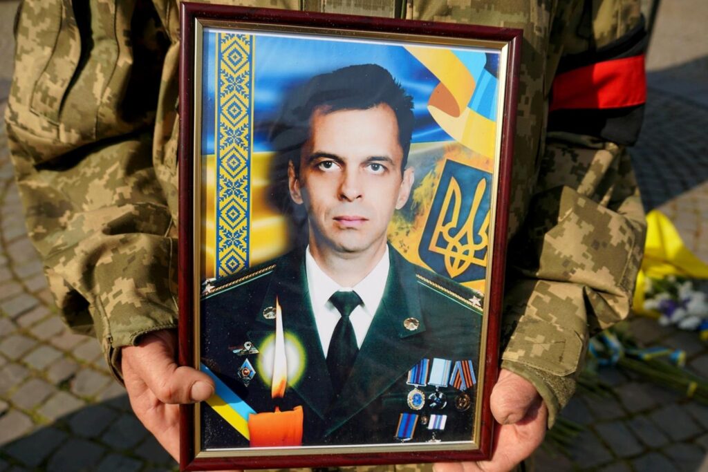 В Ужгороді попрощалися із підполковником Олександром Сахнюком