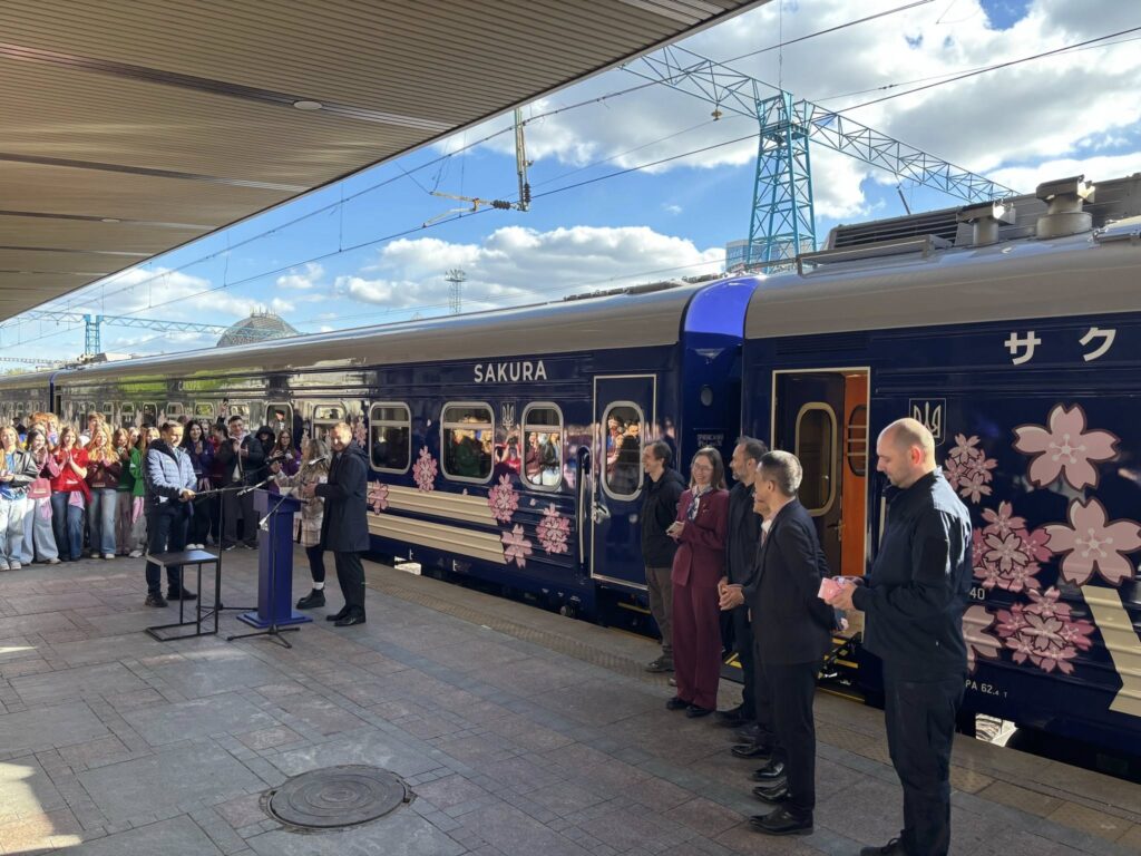 Із Києва до Ужгорода вперше прибув флагманський поїзд «Сакура»